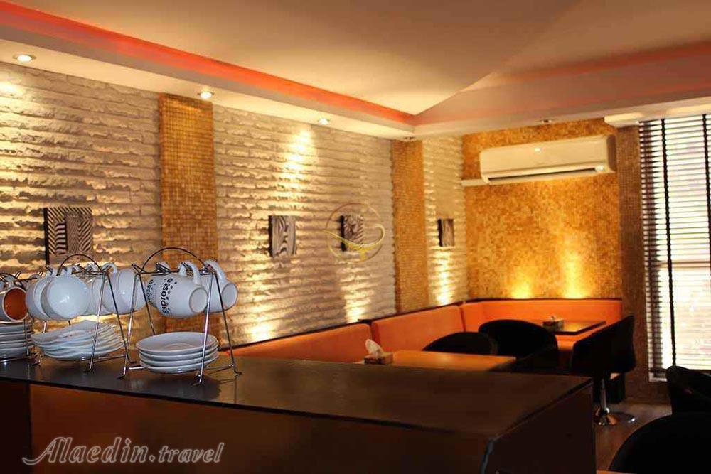 کافی شاپ هتل ایران اهواز | علاءالدین تراول