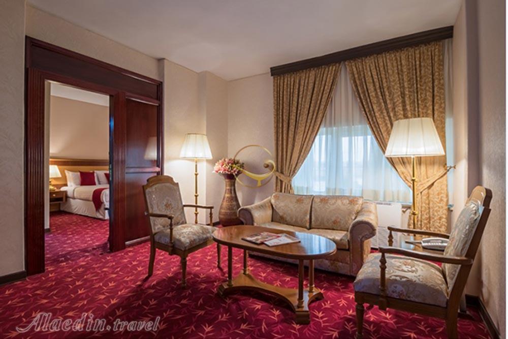 فضای نشیمن هتل 5 ستاره پارس اهواز | علاءالدین تراول