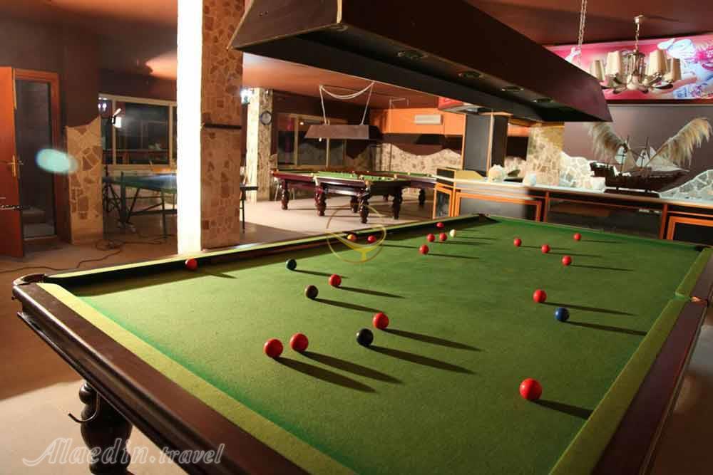 میز بیلیارد هتل 3 ستاره الماس انزلی | علاءالدین تراول