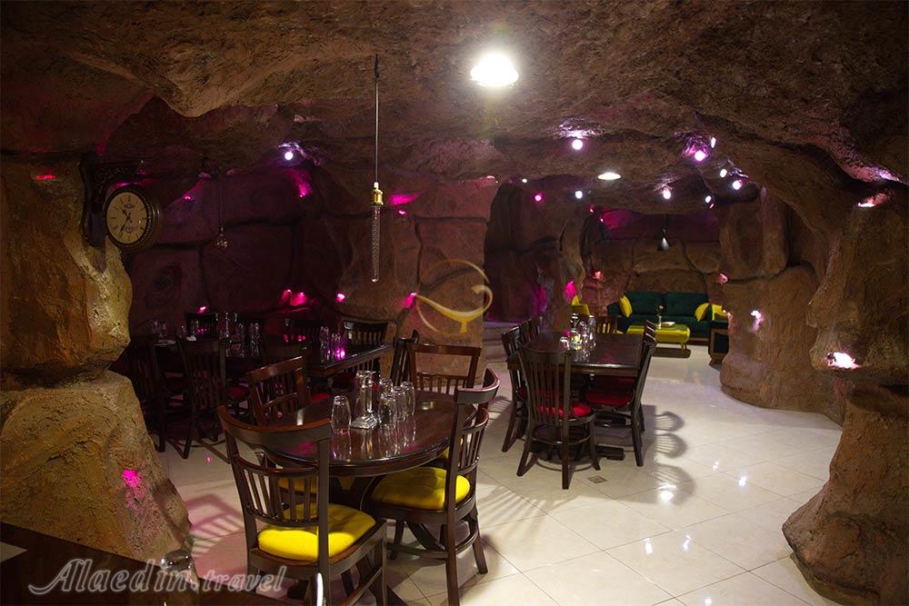 رستوران هتل چهار ستاره بهشت تالاب انزلی | علاءالدین تراول