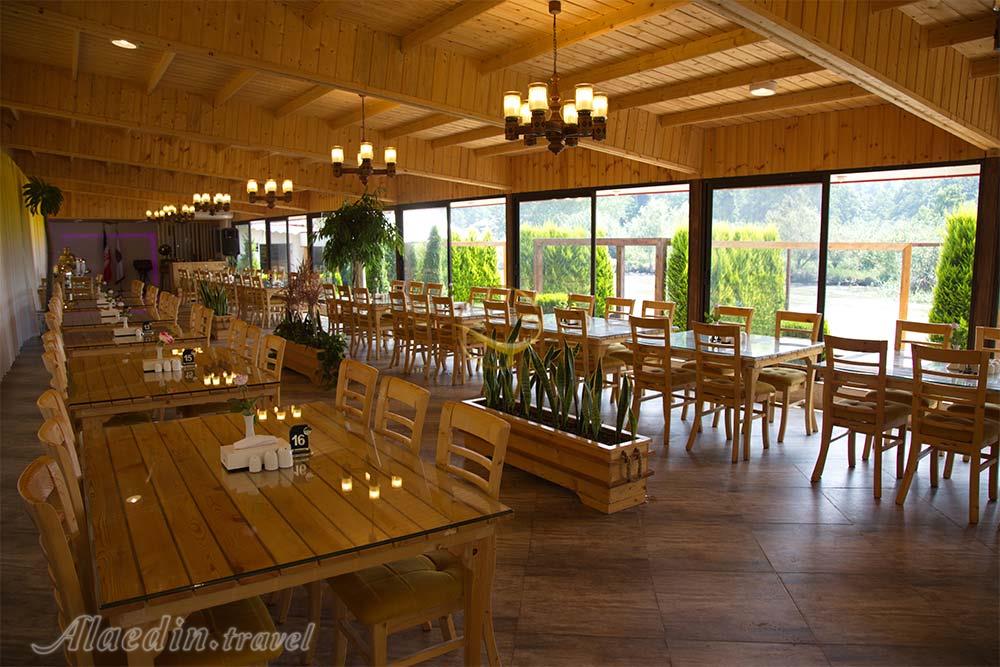 رستوران هتل چهار ستاره بهشت تالاب انزلی | علاءالدین تراول