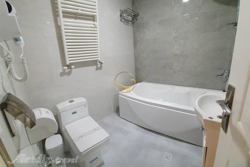 هتل دنیز انزلی | علاالدین تراول