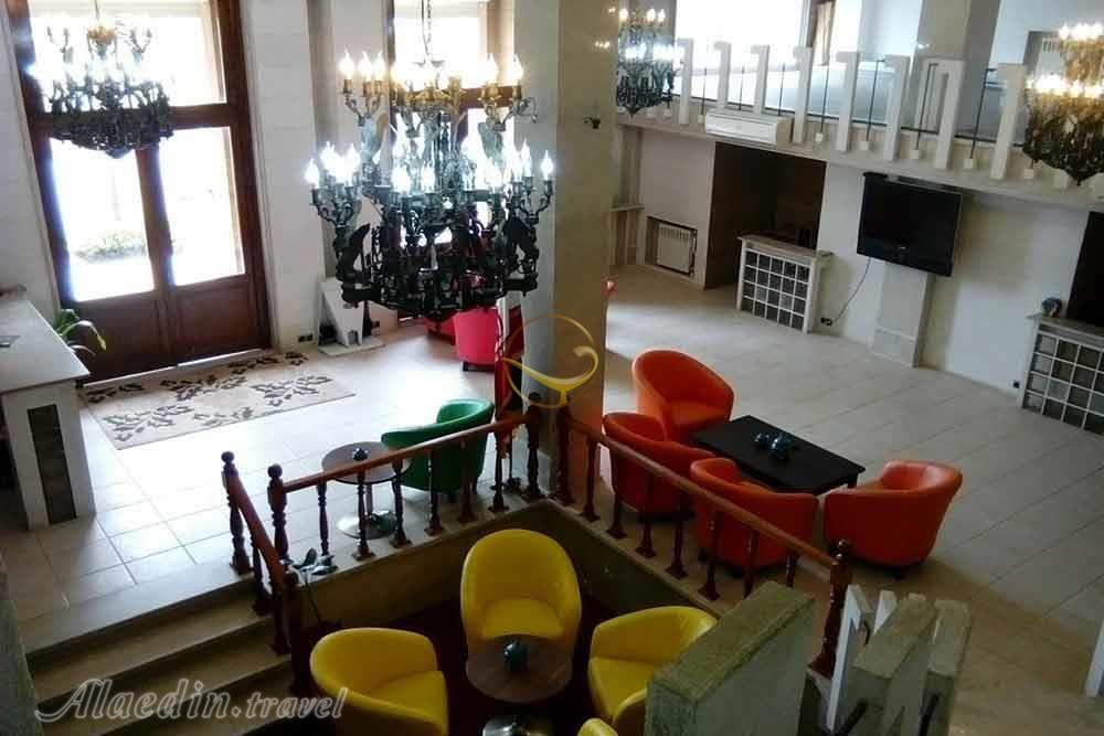 لابی هتل آپارتمان 3 ستاره ملل انزلی  | علاءالدین تراول