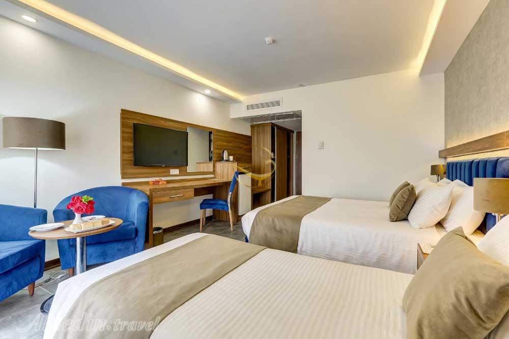 هتل چهار ستاره سفید کنار انزلی | علاءالدین تراول