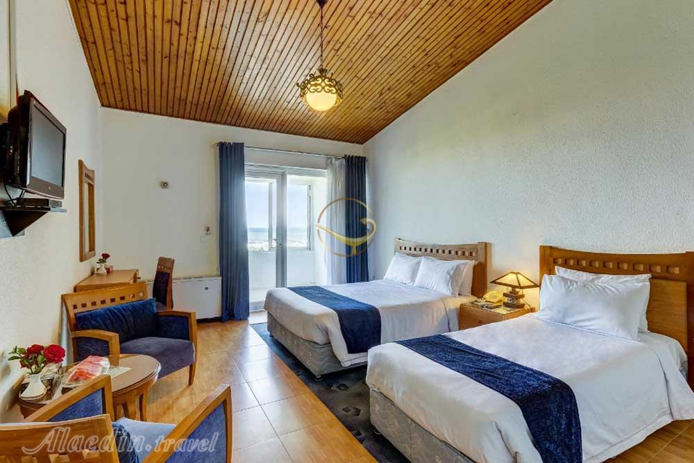 هتل چهار ستاره سفید کنار انزلی | علاءالدین تراول