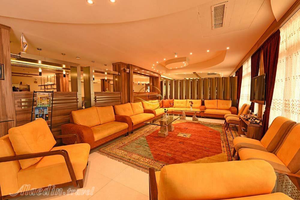 لابی هتل3 ستاره پیام اراک | علاءالدین تراول