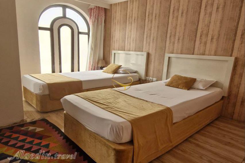 بوتیک هتل ایده آل اردبیل | علاالدین تراول