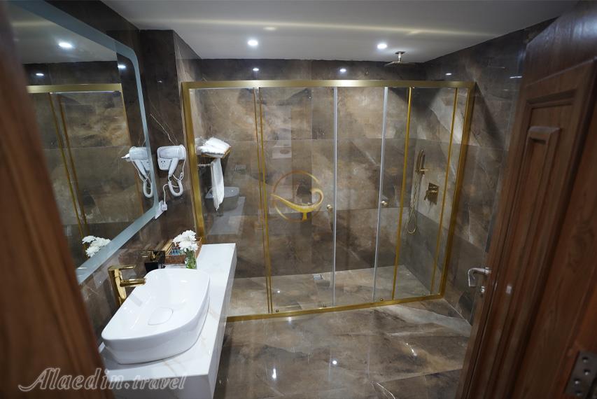 هتل یاکاموز اردبیل | علاءالدین تراول