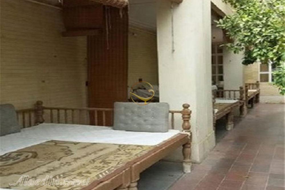 محوطه هتل کاریز اردکان یزد | علاءالدین تراول