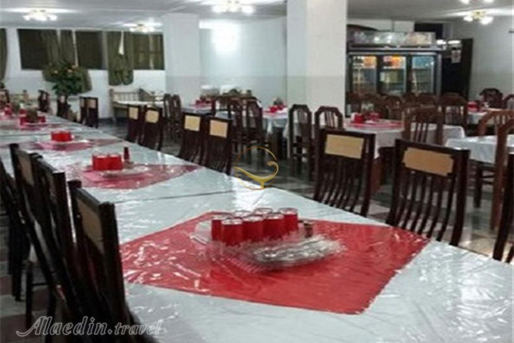 رستوران هتل کاریز اردکان یزد | علاءالدین تراول