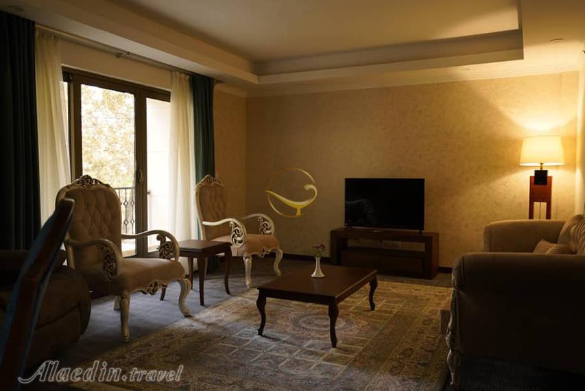 هتل برج ساعت بابلسر | علاءالدین تراول