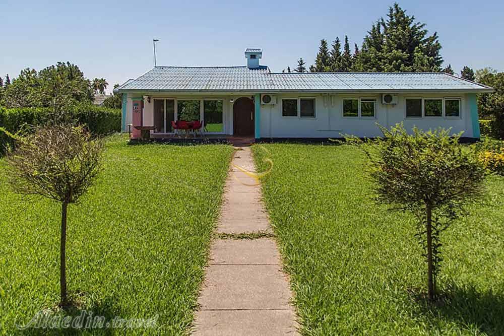 محوطه هتل سه ستاره جهانگردی خزرشهر | علاءالدین تراول