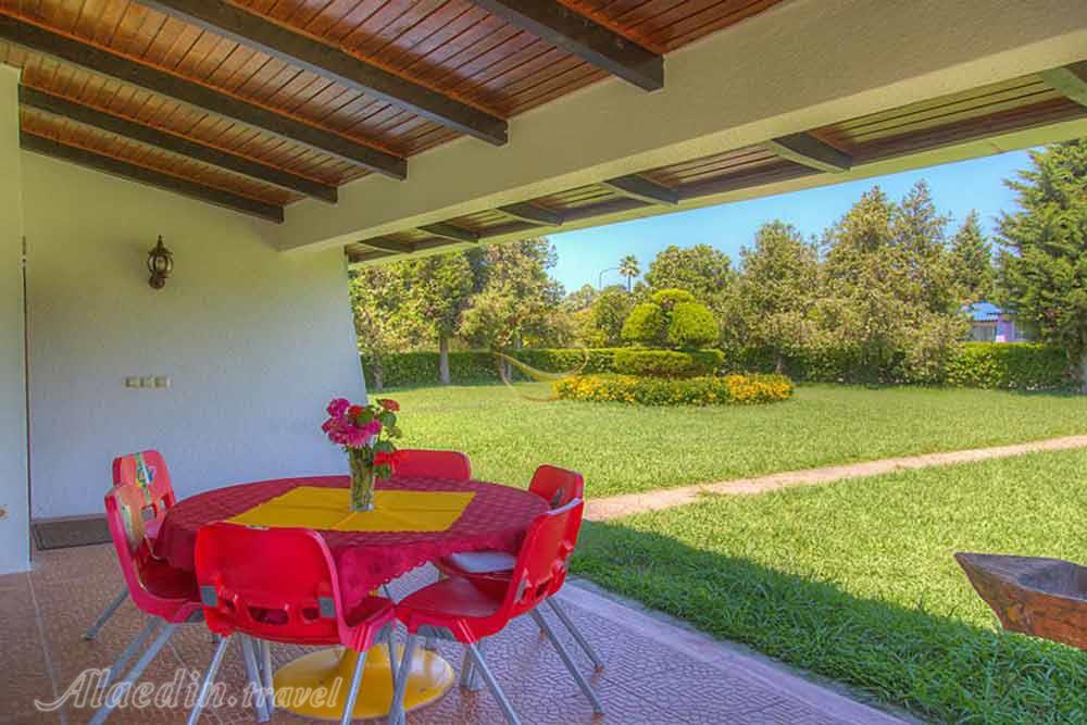 محوطه هتل سه ستاره جهانگردی خزرشهر | علاءالدین تراول