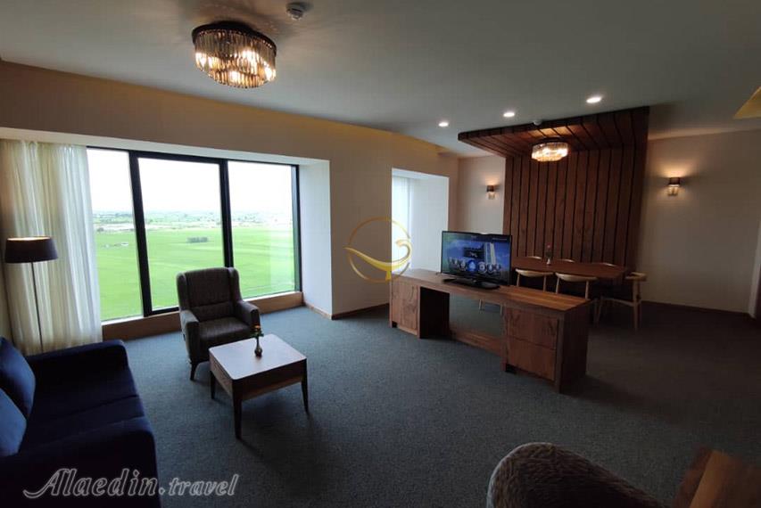 هتل پنج ستاره میزبان بابلسر