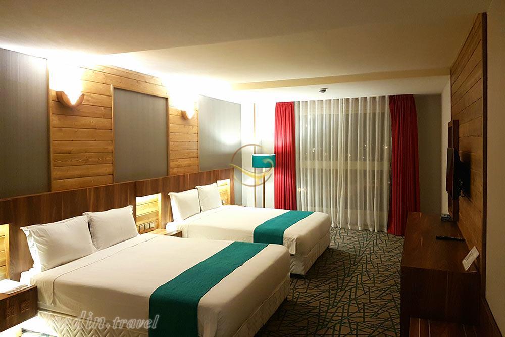 اتاق چهار تخته هتل چهار ستاره میزبان بابلسر | علاءالدین تراول