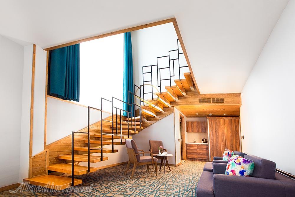 سوئیت دوبلکس دوخوابه شش نفره هتل چهارستاره میزبان بابلسر | علاءالدین تراول