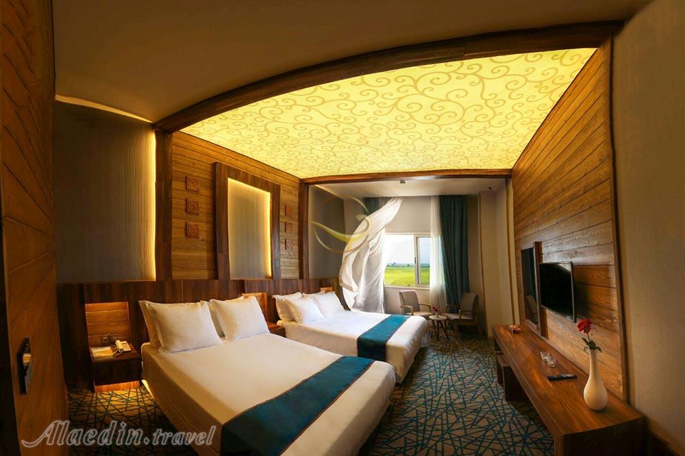 اتاق چهار تخته هتل چهار ستاره میزبان بابلسر | علاءالدین تراول