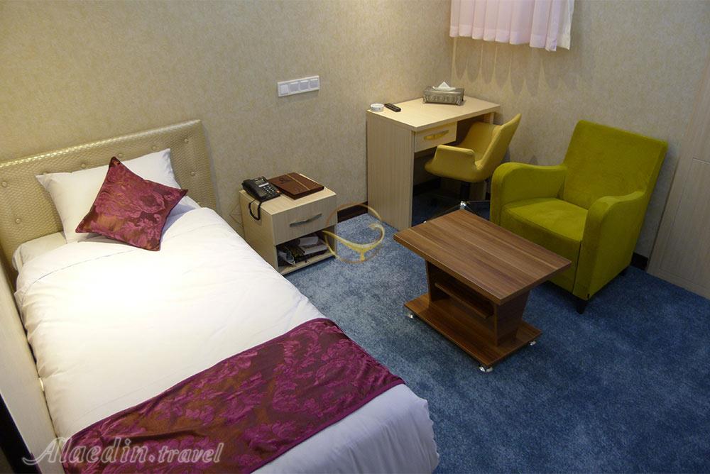 اتاق یک تخته هتل 3ستاره علمدار بافق | علاءالدین تراول