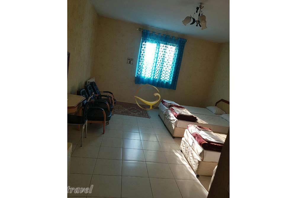 اتاق سه تخته هتل آپارتمان خور بندر گناوه | علاءالدین تراول