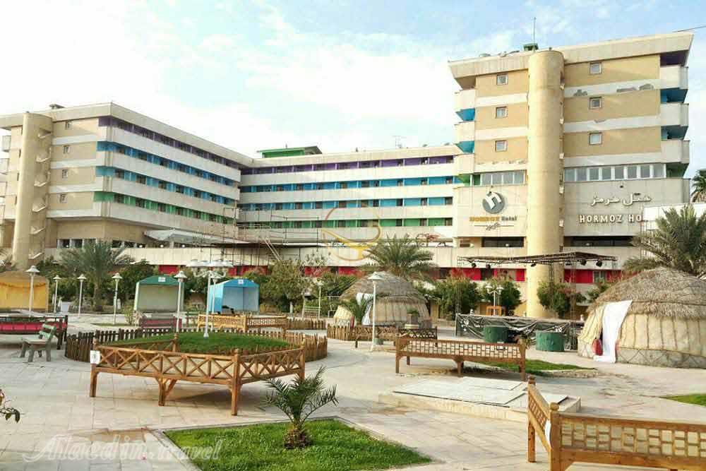 فضای سبز هتل 5 ستاره هرمز بندرعباس | علاءالدین تراول