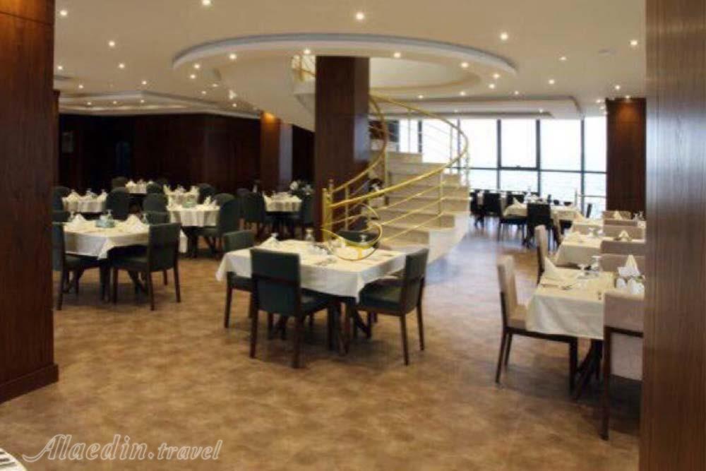 رستوران هتل ۵ ستاره هاله بانه | علاءالدین تراول