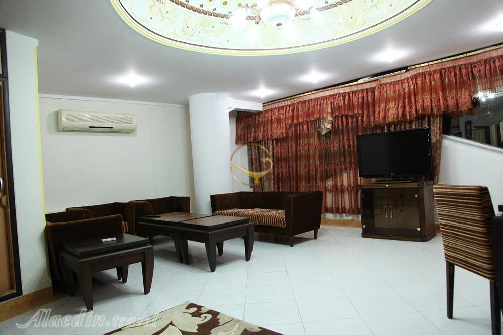 فضای نشیمن هتل سه ستاره مروارید صدرا بهشهر | علاءالدین تراول