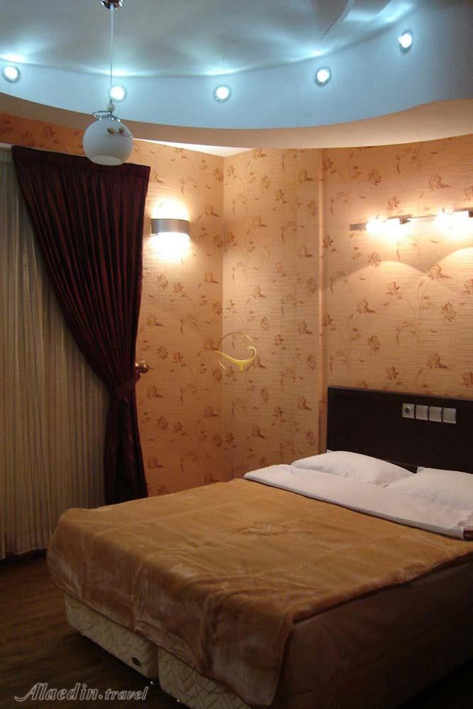 اتاق دوتخته هتل بزرگ 3 ستاره کوهستان بیرجند | علاءالدین تراول