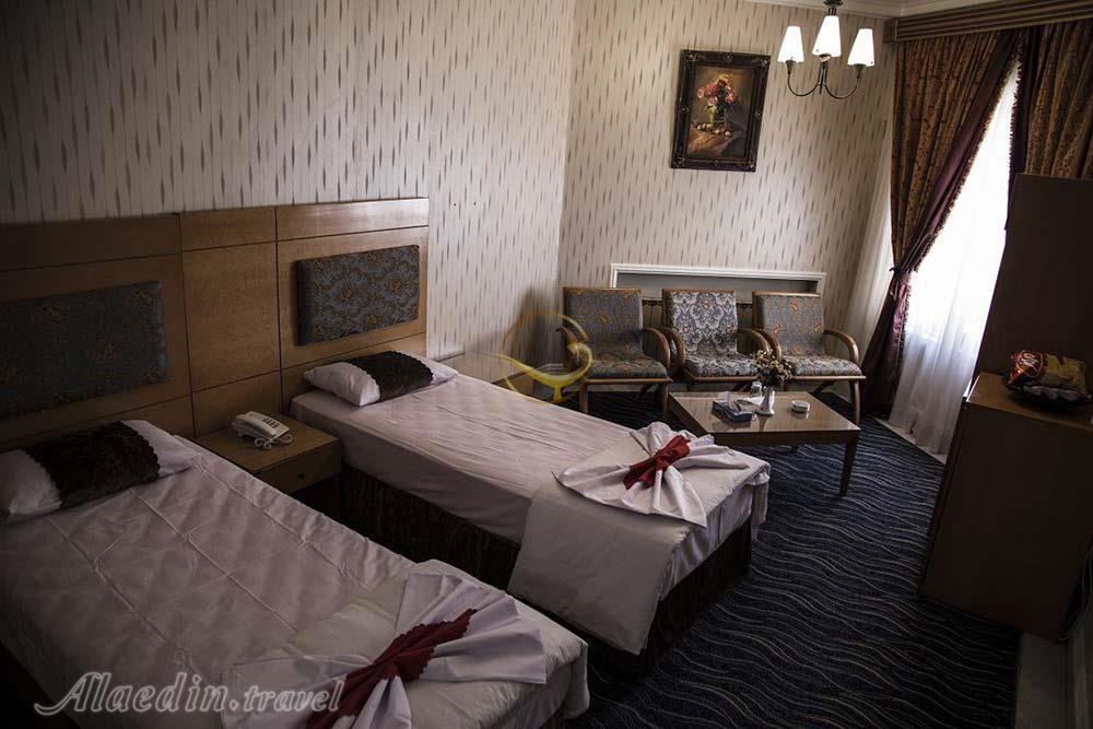 اتاق دوتخته تویین هتل 3 ستاره جهانگردی بیرجند | علاءالدین تراول
