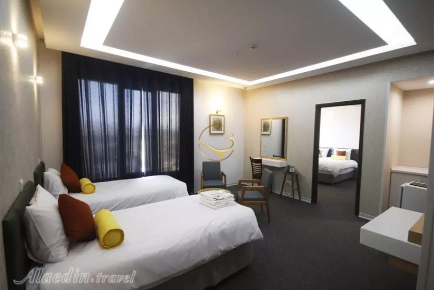 هتل بزرگ امیرخانلو و پسران | علاالدین تراول