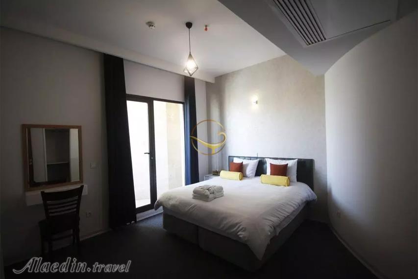 هتل بزرگ امیرخانلو و پسران | علاالدین تراول