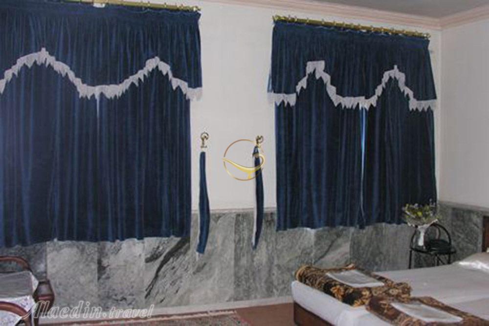 اتاق دو تخته هتل سه ستاره لاله بناب | علاءالدین تراول