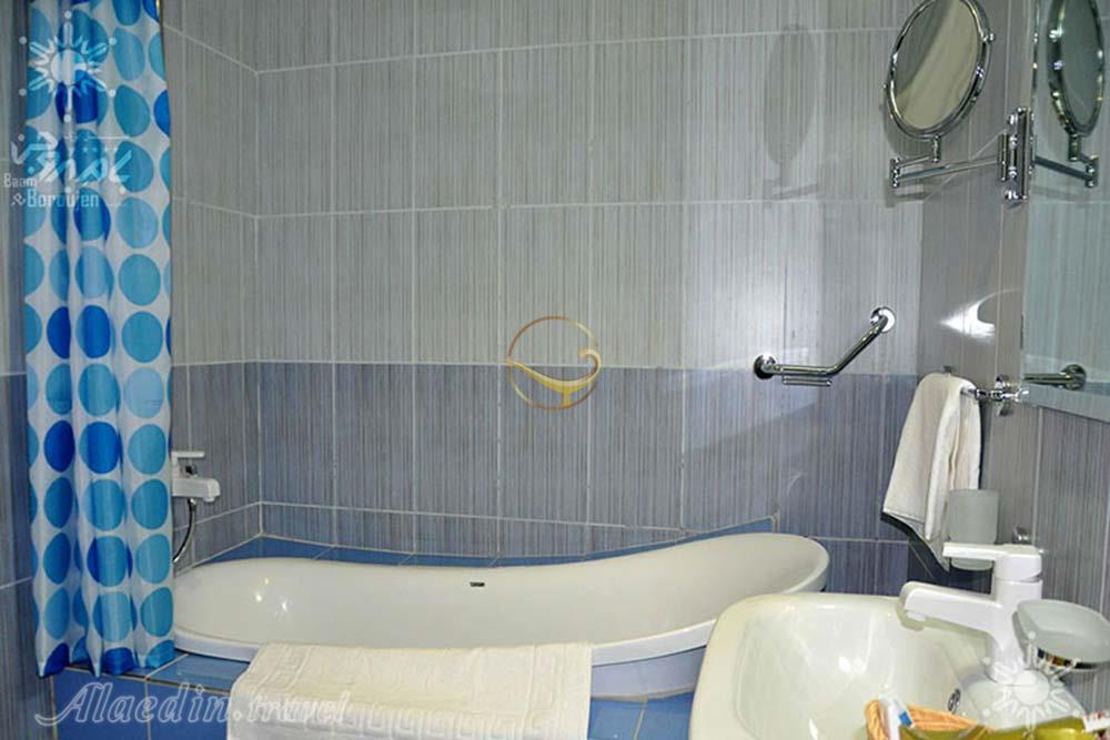 حمام هتل بزرگ 4 ستاره بام بروجن | علاءالدین تراول