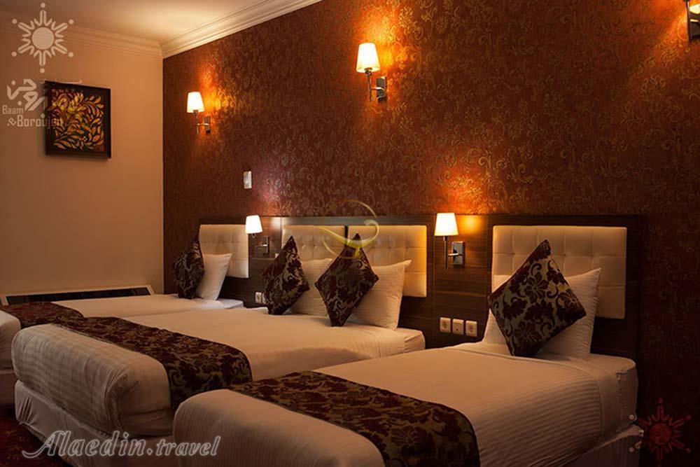 اتاق چهار تخته هتل بزرگ 4 ستاره بام بروجن | علاءالدین تراول