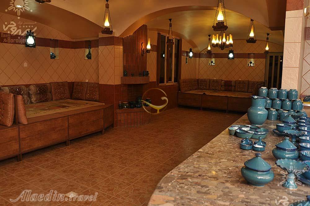 چایخانه هتل بزرگ 4 ستاره بام بروجن | علاءالدین تراول