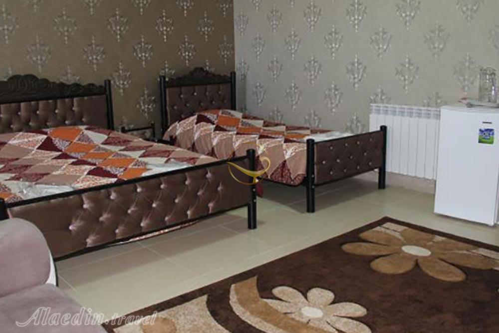 هتل هالیس بروجرد | علاءالدین تراول