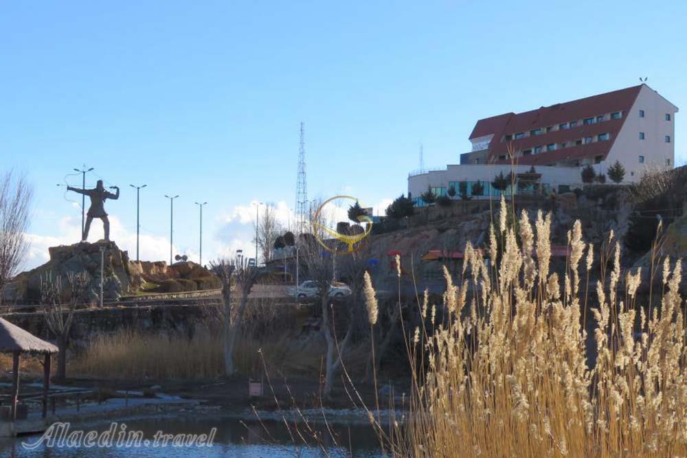 محوطه هتل 4 ستاره زاگرس بروجرد | علاءالدین تراول | علاءالدین تراول