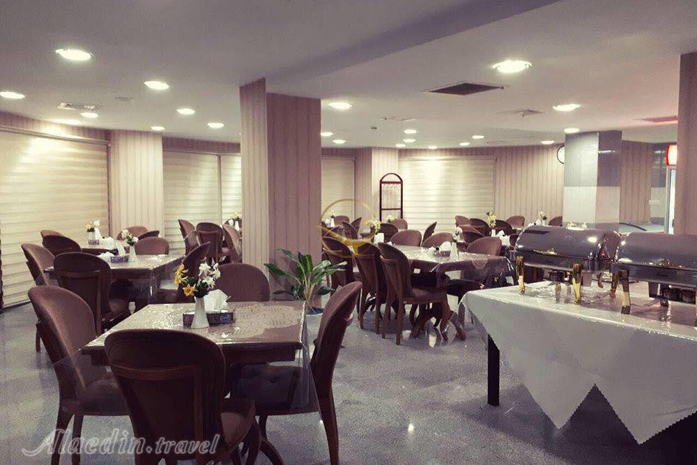 نمای ورودی هتل آذین چابهار | علاءالدین تراول