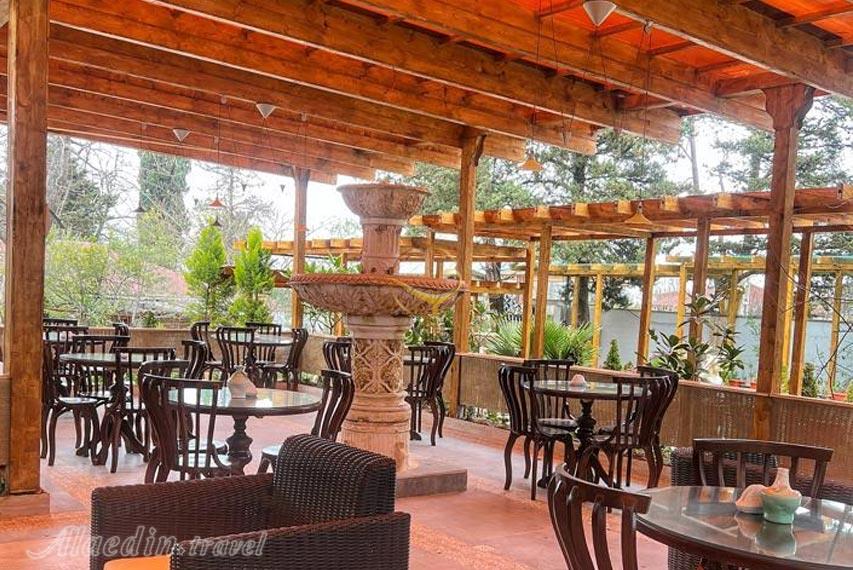 غذاخوری هتل کاخ امیران چالوس | علاءالدین تراول