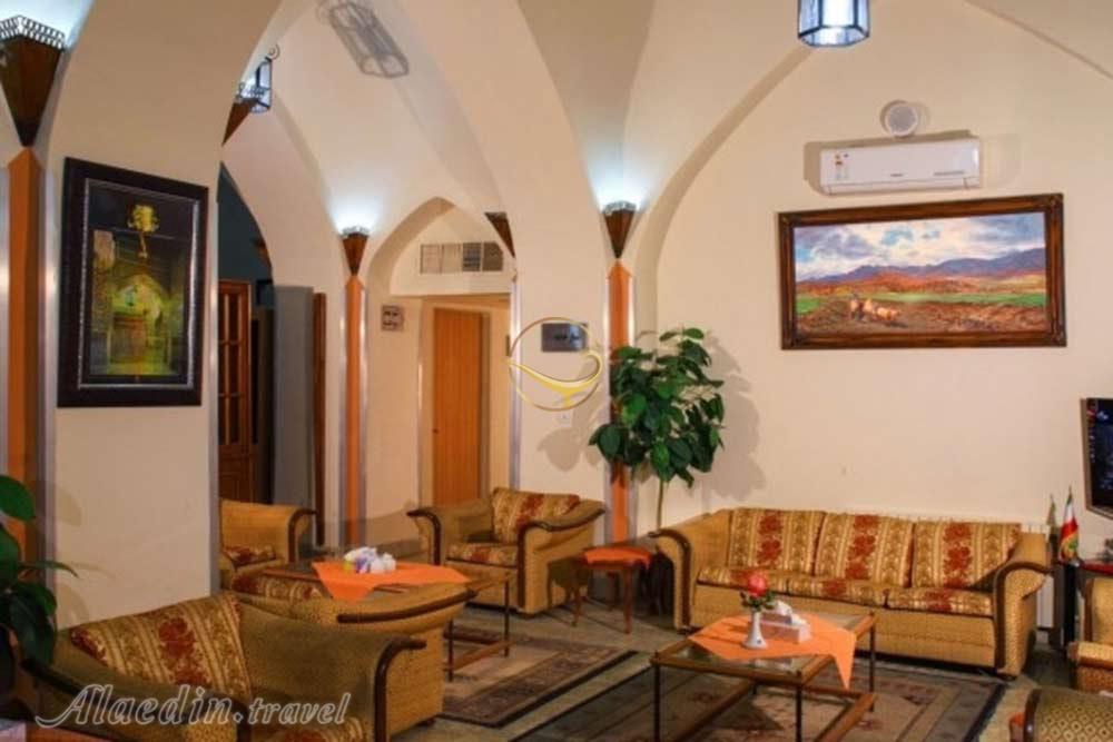 سوئیت دو نفره هتل 3 ستاره جهانگردی دامغان | علاءالدین تراول
