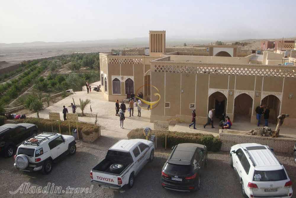 نمای هتل یه تا کویر مصر | علاءالدین تراول