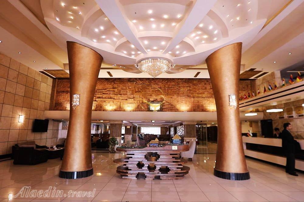لابی هتل 5 ستاره معین فومن | علاءالدین تراول