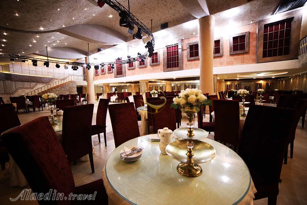 سالن غذاخوری هتل 5 ستاره علاءالدین تراول
