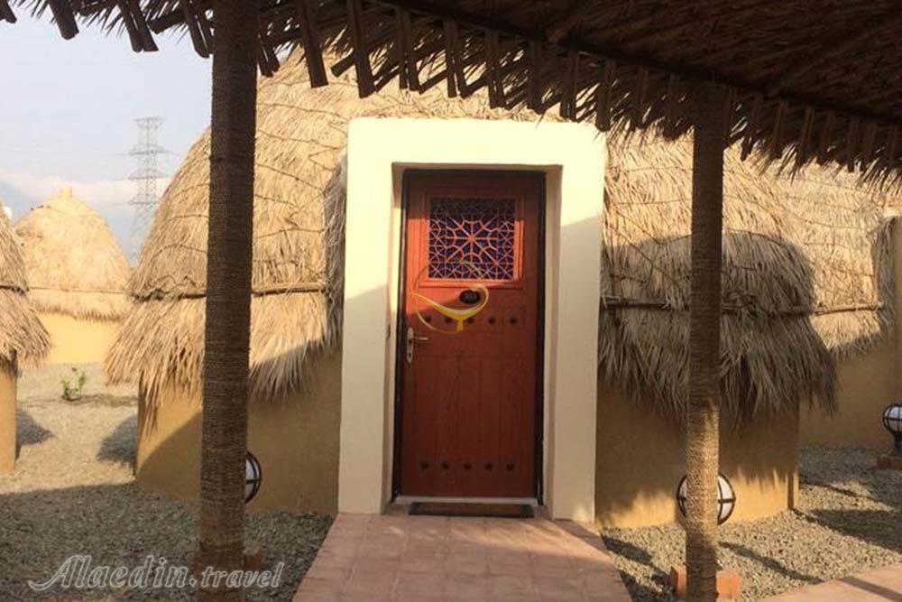 اتاق هتل چهارستاره پارسیان قلعه گنج کرمان | علاءالدین تراول