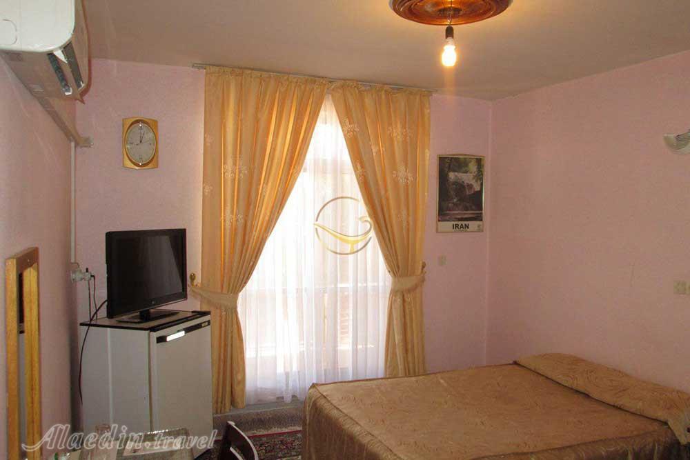 اتاق مهمانسرای جهانگردی بیدخت | علاءالدین تراول