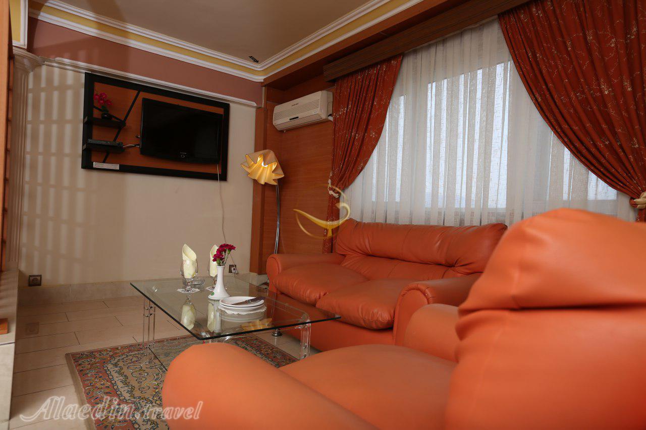 فضای نشیمن هتل آذین گرگان | علاءالدین تراول