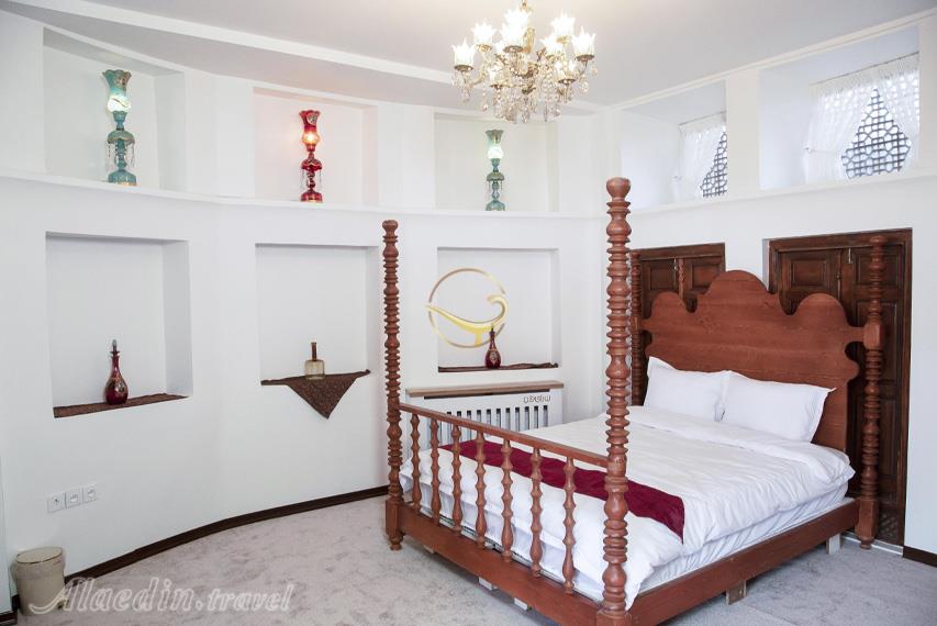 بوتیک هتل سرای خان گرگان | علاالدین تراول