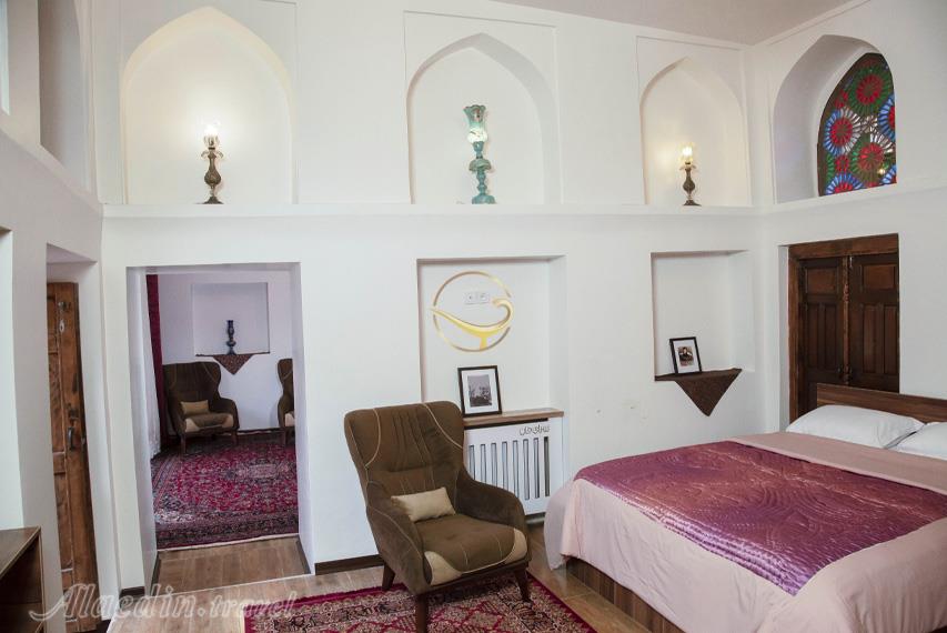 بوتیک هتل سرای خان گرگان | علاالدین تراول