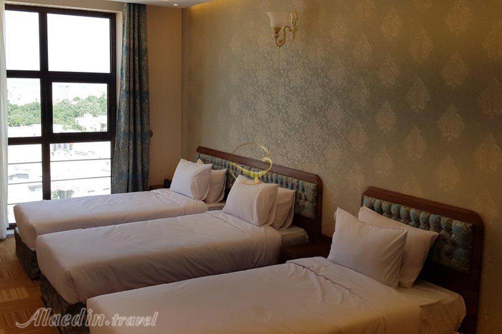 اتاق سه تخته هتل امیران 2 همدان | علاءالدین تراول