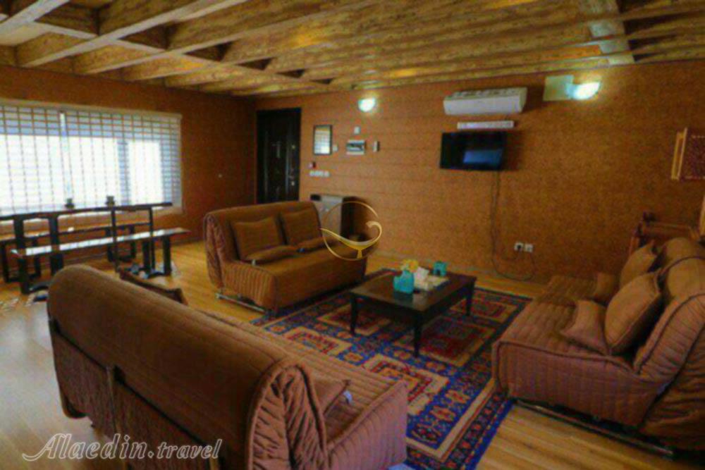 فضای نشیمن هتل 4 ستاره گنجنامه همدان | علاءالدین تراول