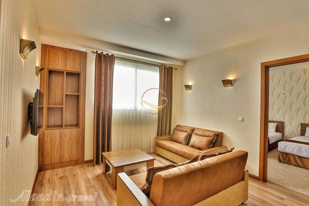 اتاق دو نفره هتل سه ستاره کتیبه همدان | علاءالدین تراول